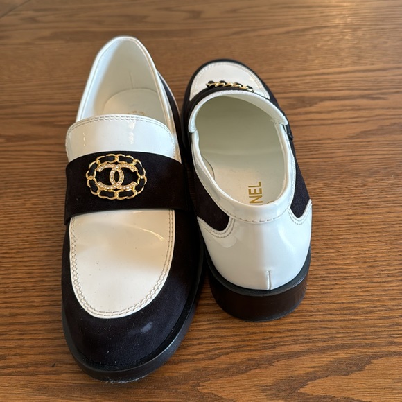 Chanel two tone loafers - Picture 3 of 4
